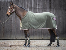 Laden Sie das Bild in den Galerie-Viewer, Follow your heart Abschwitzdecke - Biniebo